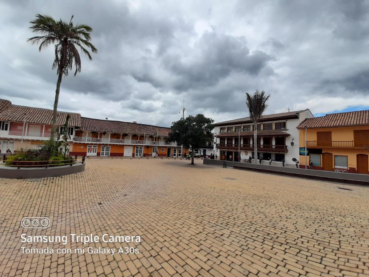 Apartamentos Turisticos El Zipa Zipaquirá Exteriör bild